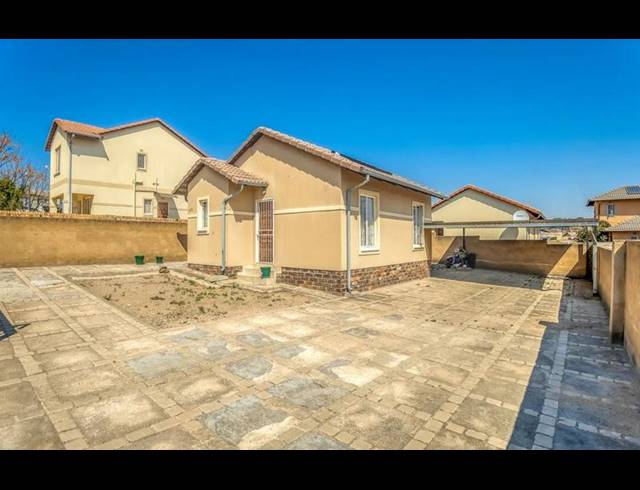 2 BEDROOM HOUSE FOR SALE IN KYA SANDS